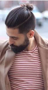 Les 11 Barbes Qui Creent La Magie Avec Le Long Des Cotes Courts Top Coiffure In 2020 Womens Hairstyles Long Hair Styles Medium Hair Styles