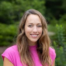 Jennifer Thomson's Instagram, Twitter & Facebook