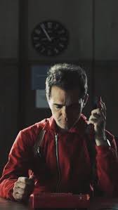 Top 5 Most Hottest And Stylish Actors In La Casa De Papel Money Heist Netflix Series Best Series Best Of Netflix