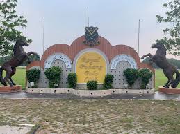 Mersing mersing mendapat nama daripada peristiwa penahanan buang daerah seorang pesuruh sultan pahang berbangsa sikh, kerana melakukan kesalahan yang berat. House Of Pahang Hari Ini Koi Berkesempatan Bersiar Siar Di Sekitar Bandar Diraja Pekan Di Sini Dikongsikan Foto Beberapa Tempat Bersejarah Di Pekan Foto 1 Dan 2 Kdymm Seri Paduka Baginda Yang