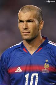 Zidane avait, lui aussi, inscrit deux buts lors de sa première sélection en équipe de france en 1994 contre la république tchèque. 67 Soccer Ideas Soccer Soccer Players Football