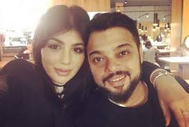 Ayesha Takia Receives Threatening Messages Husband Farhan Azmi Tweets For Help 2:16 starnewstv 477 080 просмотров. ayesha takia receives threatening