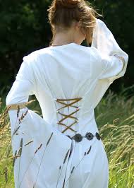 Check spelling or type a new query. Mittelalterliches Hochzeitskleid Sophia Mittelalterkleider World Of Larp Dein Shop Fur Larp Schwerter Rustung Gewandung Masken Uvm