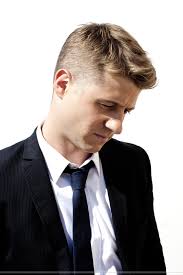 Ben Mckenzie Haircut Google Search Benjamin Mckenzie Haircuts For Men Ben Mckenzie