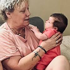 Does any1 know someone who's is a good artist to draw or paint a dog  portrait?