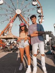 Falling For A Tiktok Boy Boy And Girl Best Friends Friend Photoshoot Best Friend Photoshoot