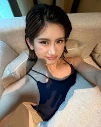 I'm collecting birthday greetings or message for bini sheena until 12:00."