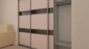 Schiebetüren sind elegant und platzsparend zugleich. Drehtur Klapptur Schiebetur Der Richtige Kleiderschrank Fur Jedes Schlafzimmer Zuhause Bei Sam