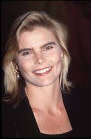 Brenda Dowling's Instagram, Twitter & Facebook