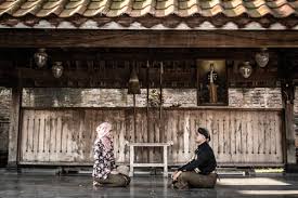 Jul 22, 2021 · wedding adat jawa tata rias kebaya busana pengantin paes ageng kanigaran muslim hijab jogja pernikahan. Ide 32 Foto Prewedding Jawa Klasik