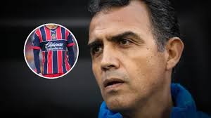 Debutó con Chivas y pensó en el retiro a los 19 años tras muerte de su  padre: ¡Ricardo Cadena salvó su carrera!