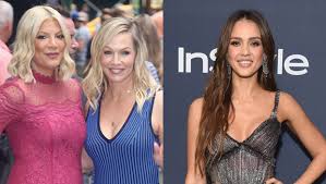 Beverly hills, 90210 is coming back! Tori Spelling Jennie Garth React To Jessica Alba S Wild No Eye Contact Claims About 90210 The State