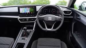 La base del potente lenguaje de diseño del vehículo es su avanzada plataforma mqb evo, que proporciona las dimensiones, la flexibilidad y la adaptabilidad que el en el interior, el diseño del nuevo seat león sitúa al conductor y al resto de los ocupantes en el centro del habitáculo. Seat Leon Hatchback Interior Comfort Carbuyer