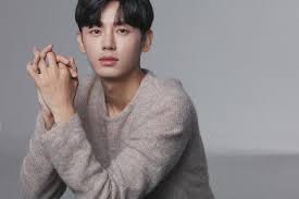 Born march 27, 1979) is a south korean singer and actor. ì´ì§€í›ˆ 99ì–µì˜ ì—¬ìž ì¶œì—° í™•ì • ì˜¤ë‚˜ë¼ì™€ ë¶€ë¶€ í˜¸í¡ ê³µì‹