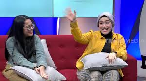 Kedekatan Astrid Dan Cinta Kuya Hitam Putih 30 03 20 Part 2 Youtube