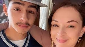 Robin Stapp's Instagram, Twitter & Facebook