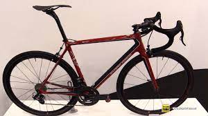 Born from an exclusive collaboration between scuderia ferrari and bianchi, the sf 01 bike is coloured with giallo modena 's magnificent yellow. 2018 Ferrari Sf01 Road Bike By Bianchi Walkaround 2017 Eurobike Youtube