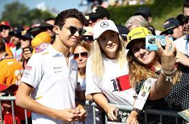 Mclaren formula 1 driver lando norris was among those to have been targeted by thugs during the chaotic scenes england fans caused unrest at wembley as f1 star lando norris was mugged. Formel 1 Neuling Lando Norris Ist Das Der Neue Hamilton Sportmeldungen Stuttgarter Zeitung