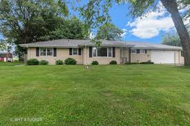 Fully licensed and insured with 15 years of experience. 542 Old Hickory Road New Lenox Il 60451 Mls 10784264 Properties