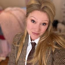 Holly Forth's Instagram, Twitter & Facebook