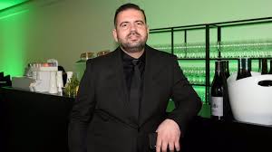 Je porotcem v show masterchef, ale především spoluvlastní michelinskou restauraci field. Radek Kasparek Se Raduje Porotce Souteze Masterchef Prozradil Pohlavi Miminka Extra Cz