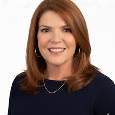 Amy Worth Receives 2023 Distinguished Service Award from the Realtor  Association