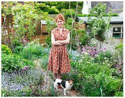 Alys Fowler In Her Garden May 2010 Edible Garden Fowler Garden