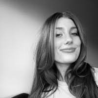 Olivia Cross's Instagram, Twitter & Facebook