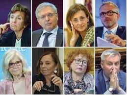 È un governo tutto politico quello nominato da mario draghi che ha sciolto la riserva e ha accettato l'incarico di nessun leader di partito ha ottenuto un ministero. E19xjv5kitmxzm