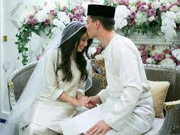 Istıadat pemakaman almarhumah yam ence' besar hajah khalsom bıntı abdullah. The Princess Of Johor S Lavish Royal Wedding