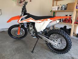 Note that the bracket on the bike may have flanges to keep the kickstand positioned properly (see second pic). Mx Guys Who Run A Kickstand Step In Moto Related Motocross Forums Message Boards Vital Mx