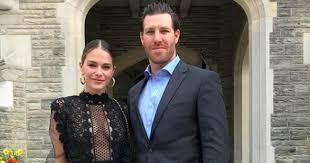 She is an actress and producer, known for snake eyes (1998), the adventures of pluto nash. C Est Une Journee Tres Speciale Pour Le Couple De Maripier Morin Nouvelles Monde De Stars