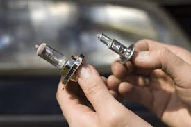 .je compte donc changer également les feux de route bientôt, avec le même modele de led (il s'agit également de h7 !!) Ampoule H7 Laquelle Choisir A Quoi Ca Sert Et Comment La Changer