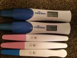 The embryo seen from above now has a subtle groove (the primitive groove) and a small central depression (the primitive node), both seen here in white. 6 Weeks 4 Days Pregnant Brown Discharge