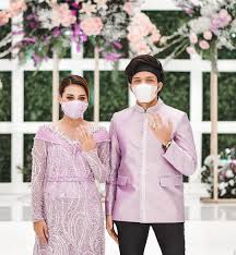 Namun masih belum pasti kapan akan diselenggarakan pernikahan mereka berdua. Ucapan Tunangan 10 Ucapan Pengumuman Tunangan Untuk Caption Instagram Bikin Meleleh Apalagi Bagi Kamu Yang Beragama Islam Mengirim Ucapan Selamat Ulang Tahun Islami Kepada Sesama Umat Muslim Pastinya Indahnyakoota