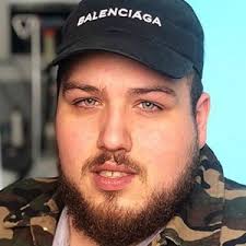 His iraqi father, an auto mechanic, fled from the gulf war to russia where he met anis's belarusian mother, a pianist and music historian. Anis Don Demina Bio Family Trivia Famous Birthdays