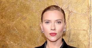 La actriz Scarlett Johansson contrató abogados por su rechazo a la voz IA  de ChatGPT