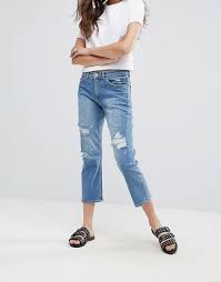 How To Shop For Boyfriend Jeans