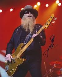 Il connait le sommet de sa célébrité dans les années 1970 et 1980. Dusty Hill Zz Top Zz Top Guitar Tops