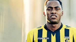 Maybe you would like to learn more about one of these? Renato Ibarra Del Vitesse Llega Al America
