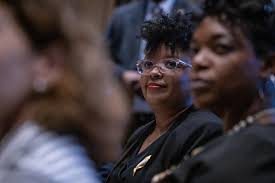 Greetings, Chicago! It is an incredible honor to serve as the First Lady of  our great city. I want to welcome you into this space where you get to see  the city