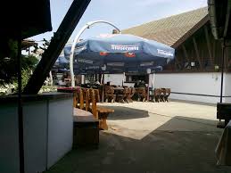 In acorduri de pian, la aeroportul din timisoara. Restaurant Fabrica De Bere Timisoara Ben S