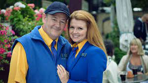 Sîan gibson, also known as sîan foulkes is a welsh actress and writer perhaps best known for her collaborations with peter kay. Super Sleuthing Johnny Vegas And Sian Gibson Are Joined By A Killer Group Of Comedy Greats In Dial M For Middlesbrough News Uktv Corporate Site