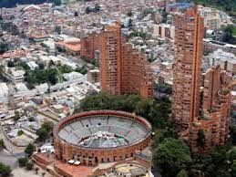 Rogelio salmona nació de la unión de su padre español y su madre francesa. Torres Del Parque Bogota