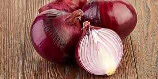 20 siung bawang merah segar yang sudah disiapkan sebelumnya, dikupas dan dibersihkan. 10 Manfaat Bawang Merah Untuk Kesehatan Bantu Tingkatkan Sistem Imun Tubuh Merdeka Com