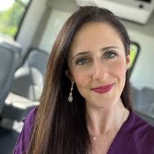 Karen Robey's Instagram, Twitter & Facebook