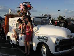 Old Good Humor Ice Cream Truck Need Info Pics And Help Restoring - Pirate4x4com 4x4 And Off-road Forum Ice Cream Truck Good Humor Ice Cream Ice Cream Van