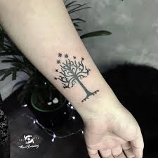 In 1904 tolkien's mother died, and the young john ronald reuel moved with his brother hilary to his aunt's home in. Lord Of The Rings Tattoo Quotes Guide At Tattoo Partenaires E Marketing Fr