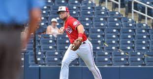 Fans were told to leave the nationals park, a baseball arena located in washington dc, in the middle of the game between washington nationals and san diego padres. 3ssnducx4 4am