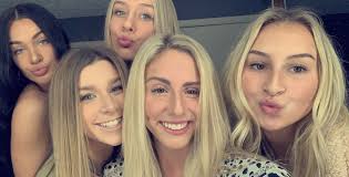 Monica (@monicaritchey)